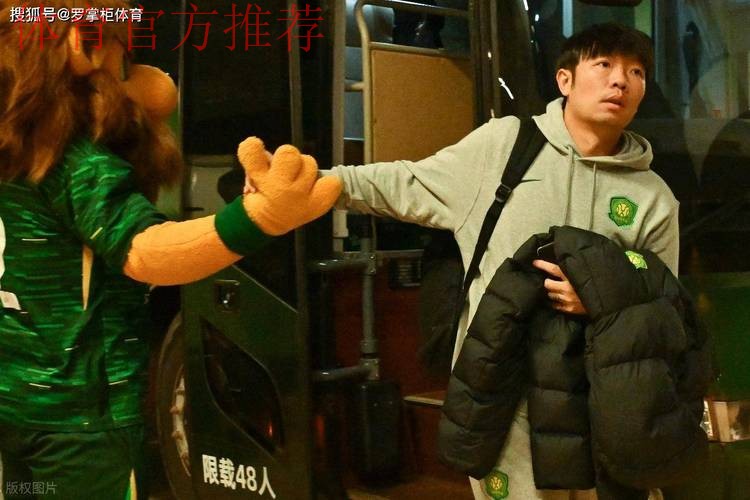 34岁张稀哲将重返国足？主帅邵佳一直接给出回应，球迷直呼意外！