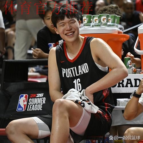 转身暴扣！杨瀚森NBA生涯首次首发，拿下4分5篮板2助攻