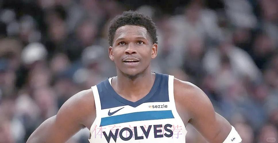 爱德华兹达成万分里程碑